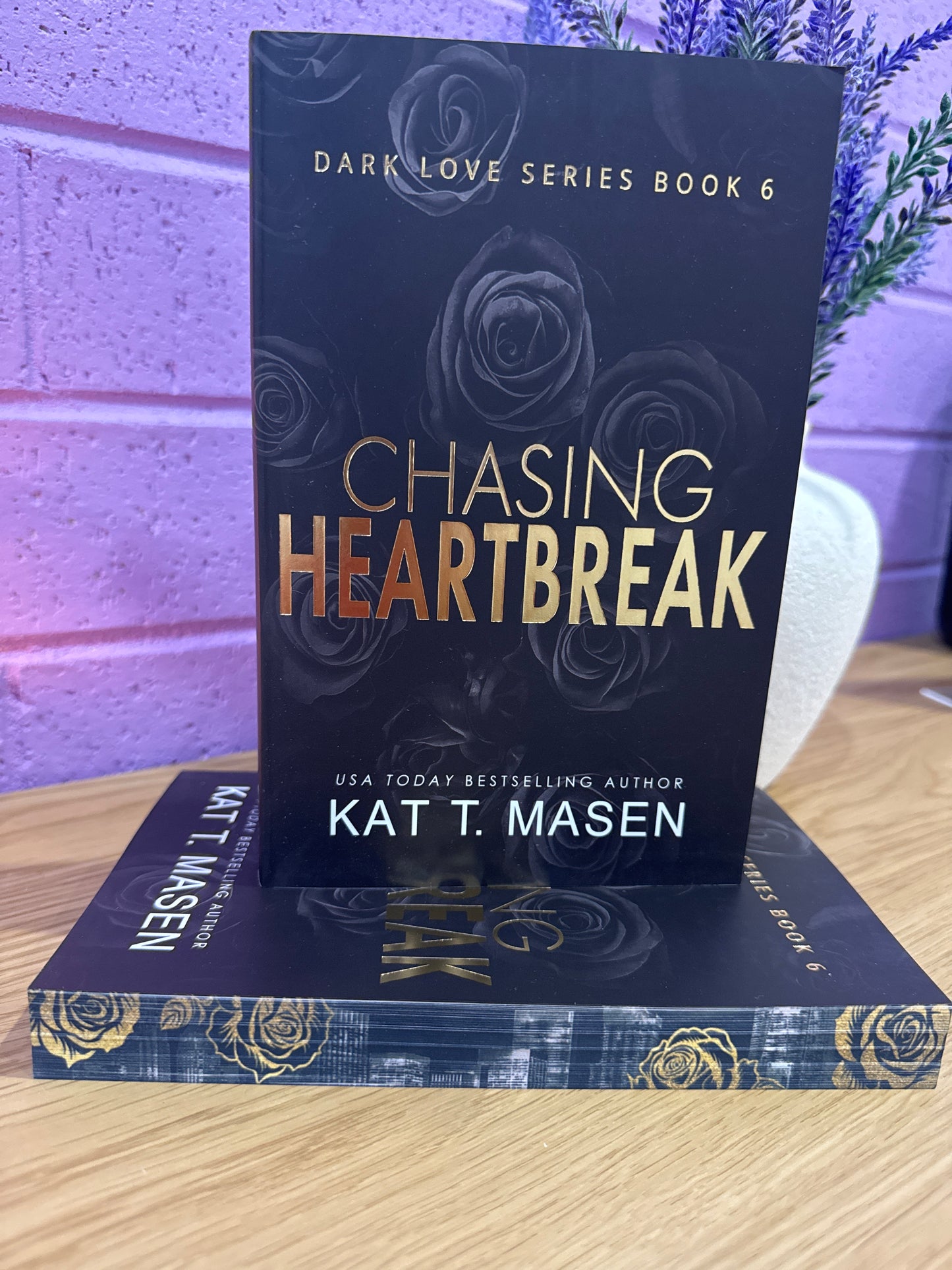 Chasing heartbreak - Kat T. Masen