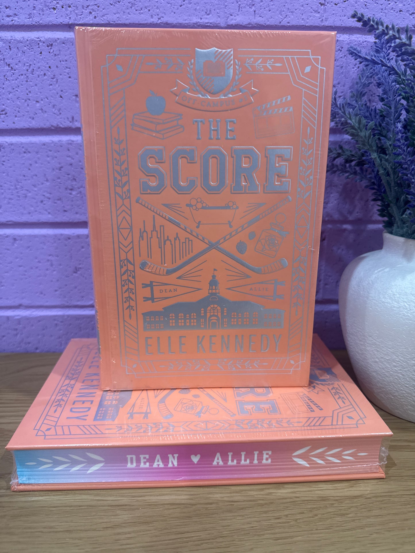 The score- Elle Kennedy (hardback, special edition)
