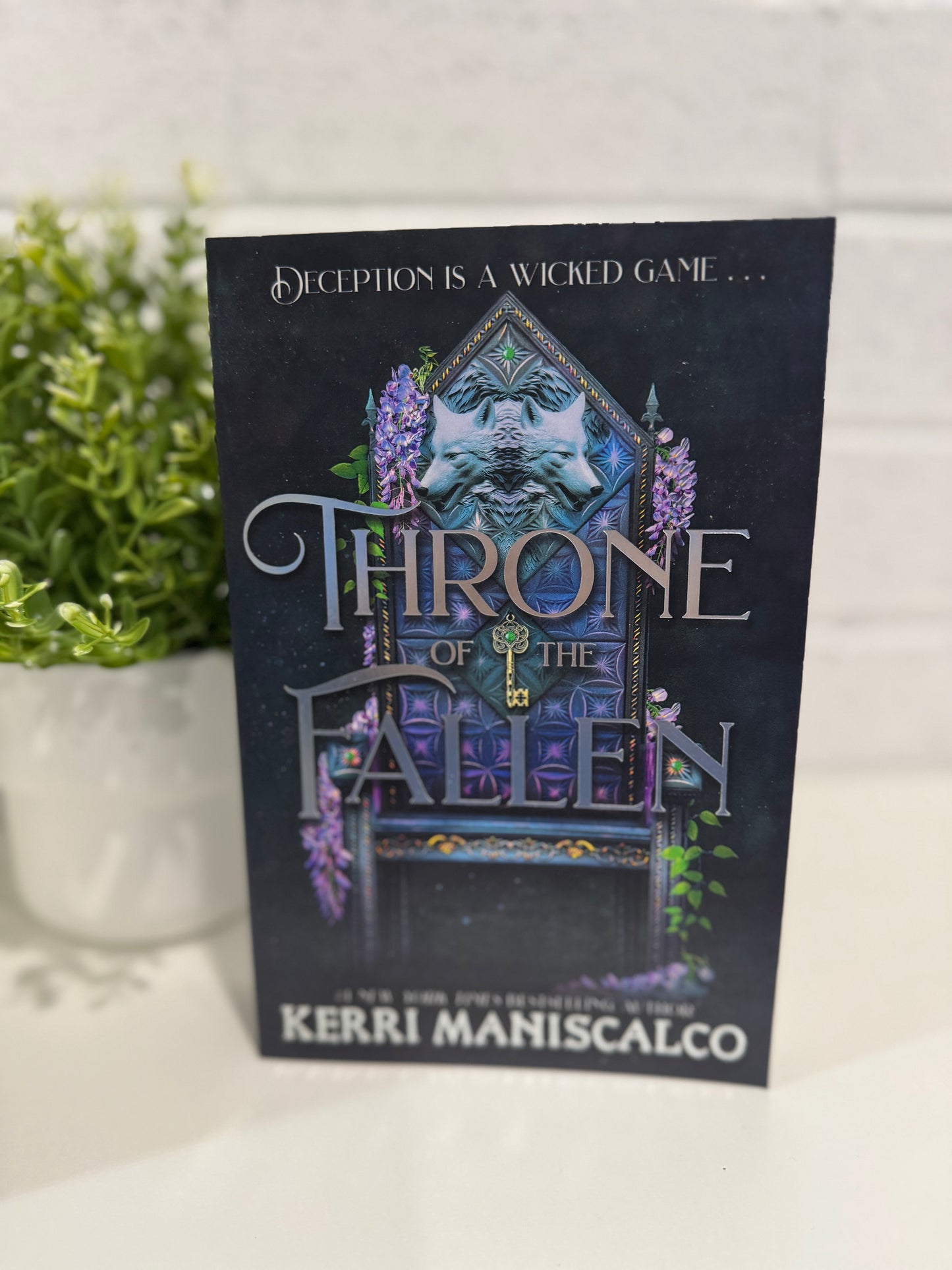 Throne of the fallen- Kerri Maniscalco
