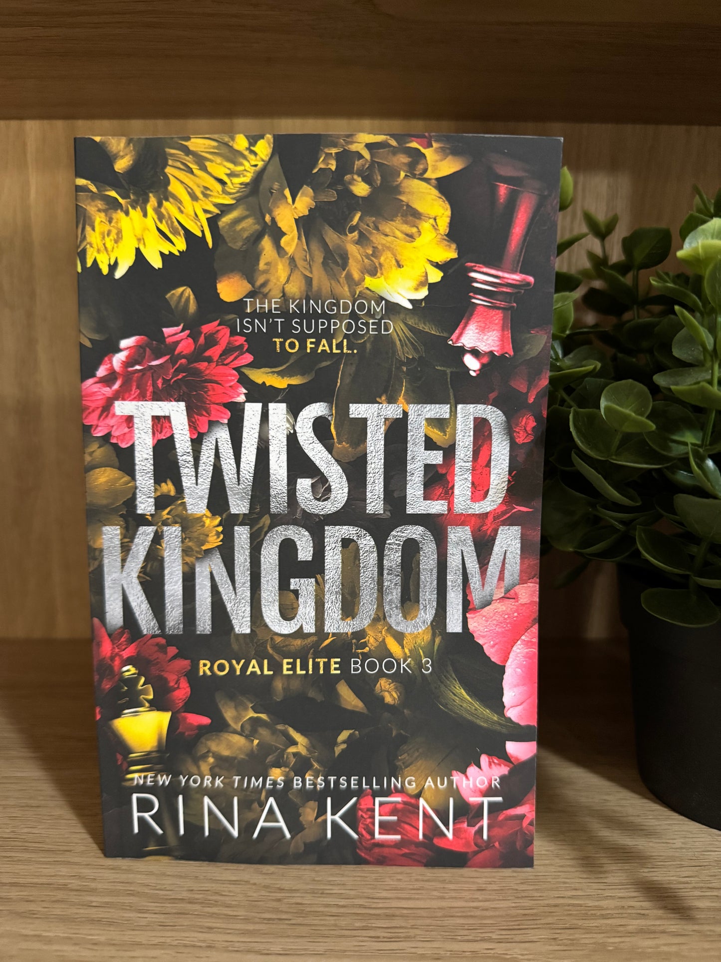 Twisted Kingdom - Rina Kent