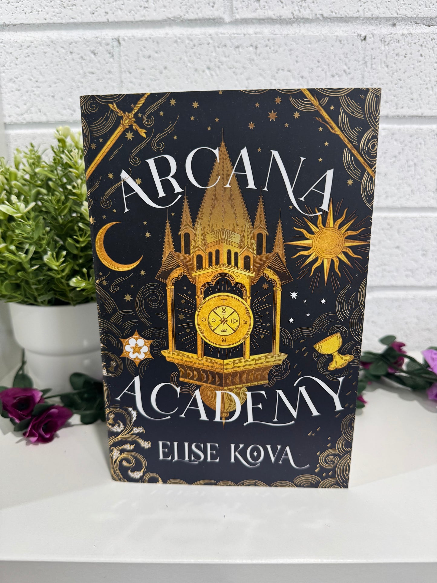 Arcana Academy- Elise Kova