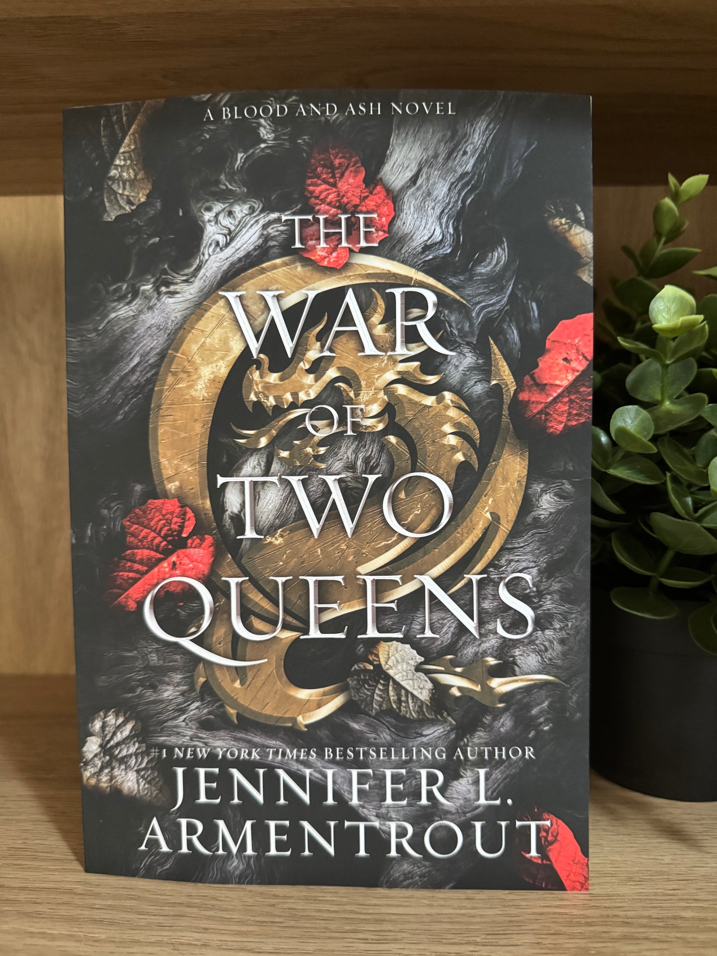 The War of two Queens- Jennifer L Armentrout