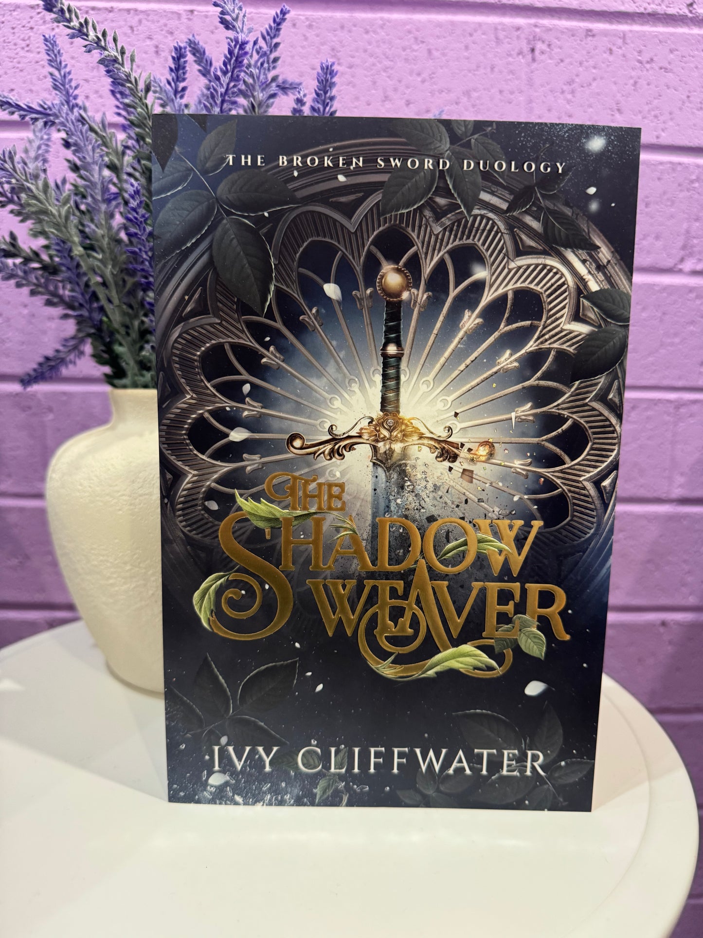The Shadow weaver- Ivy Cliffwater