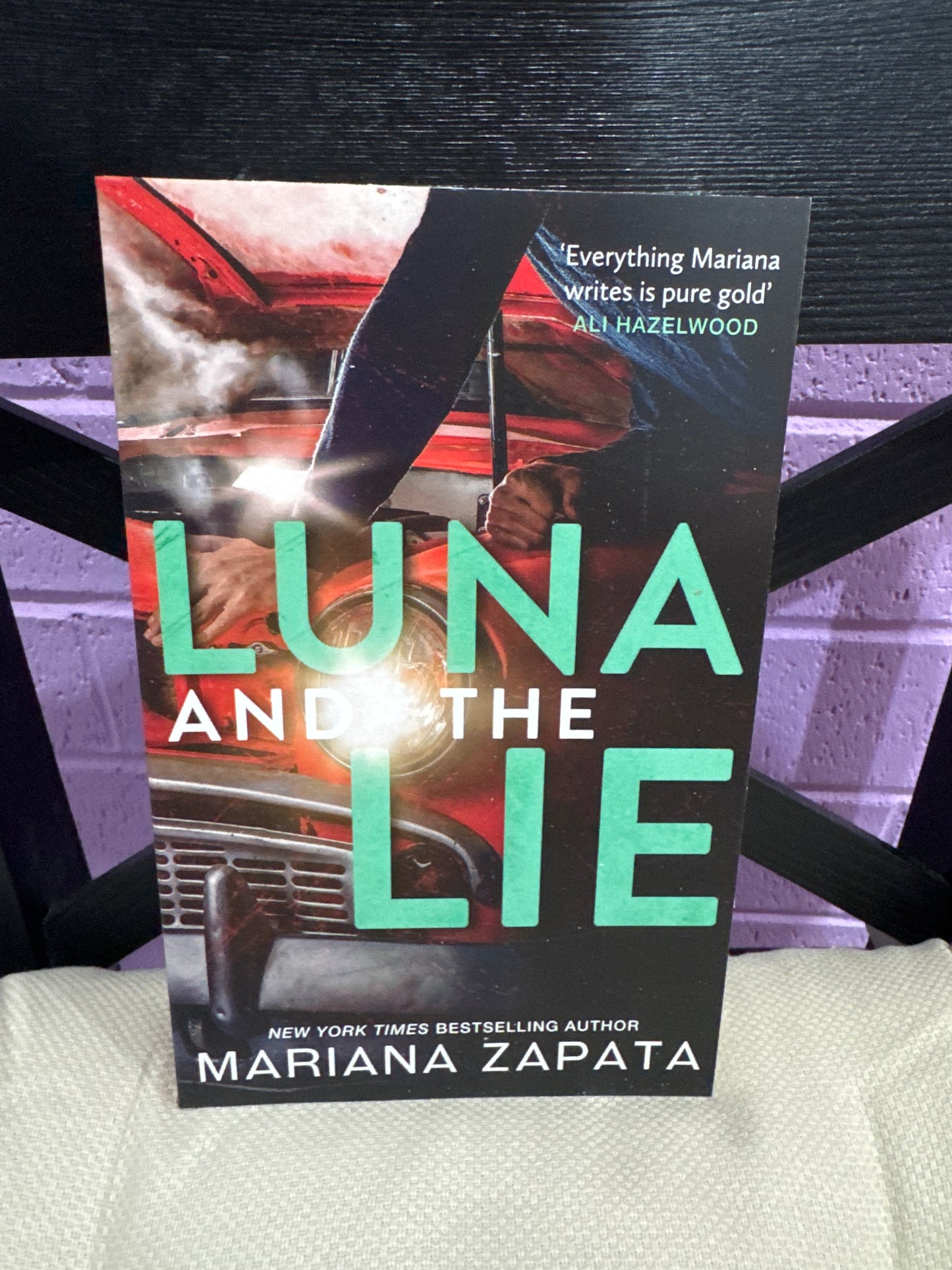 Luna and the Lie- Mariana Zapata