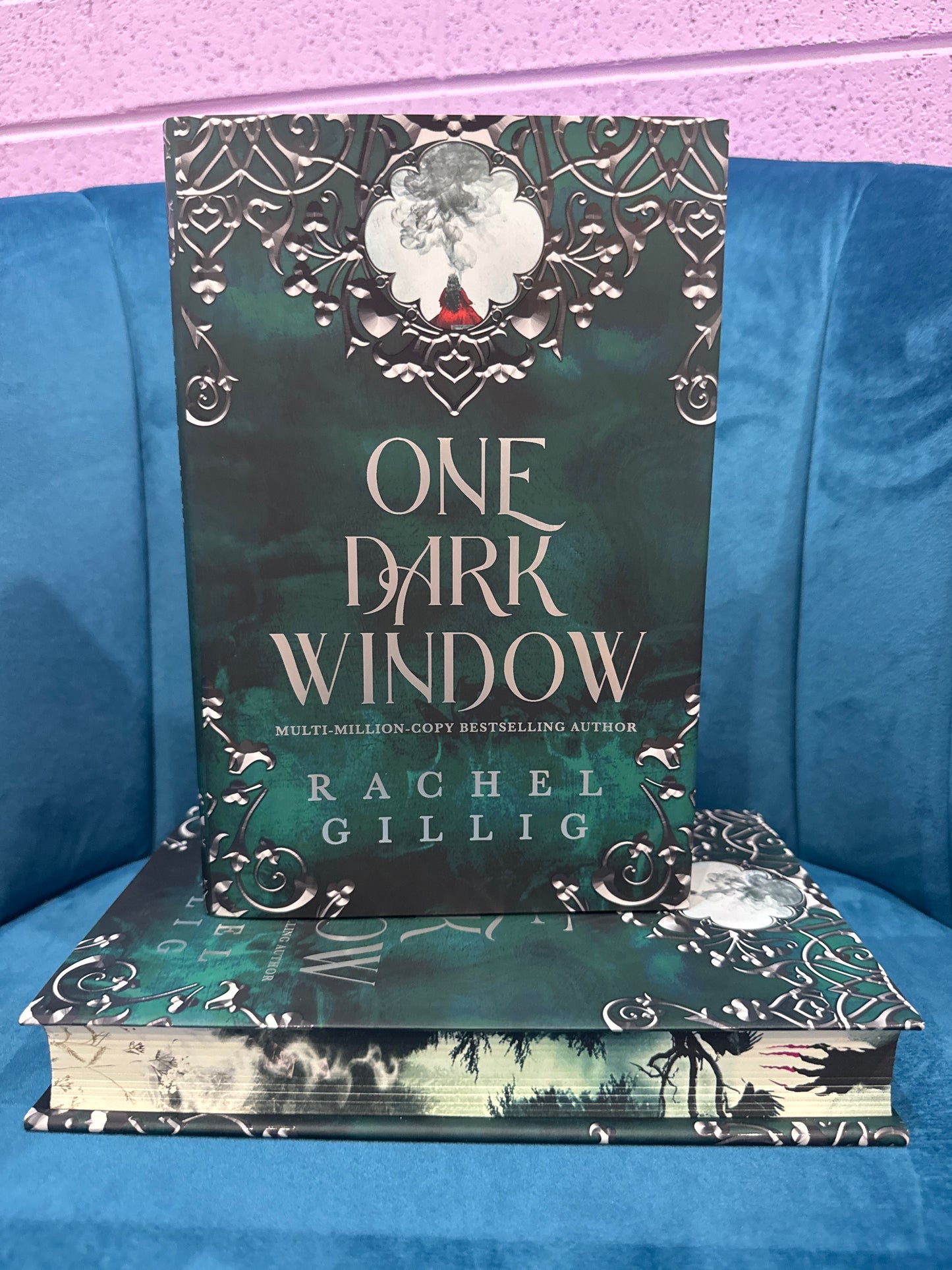 One dark Window- Rachel Gillig (special edition, sprayed edges)