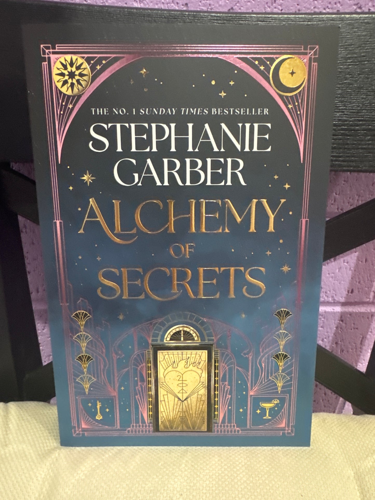 Alchemy of secrets- Stephanie Garber