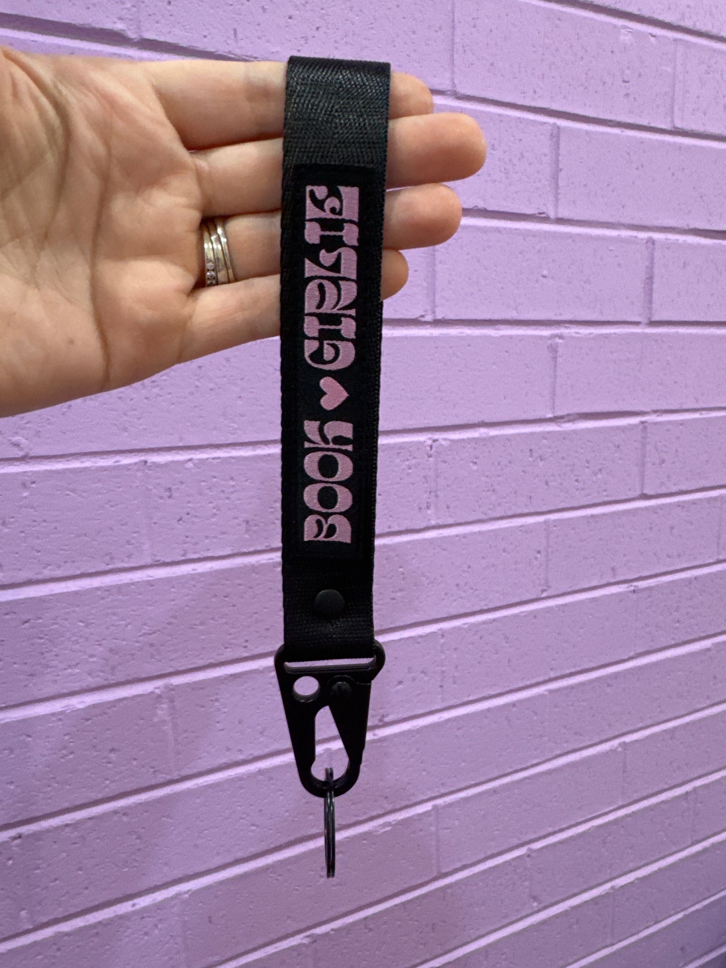 Keychain lanyard - book girlie pink