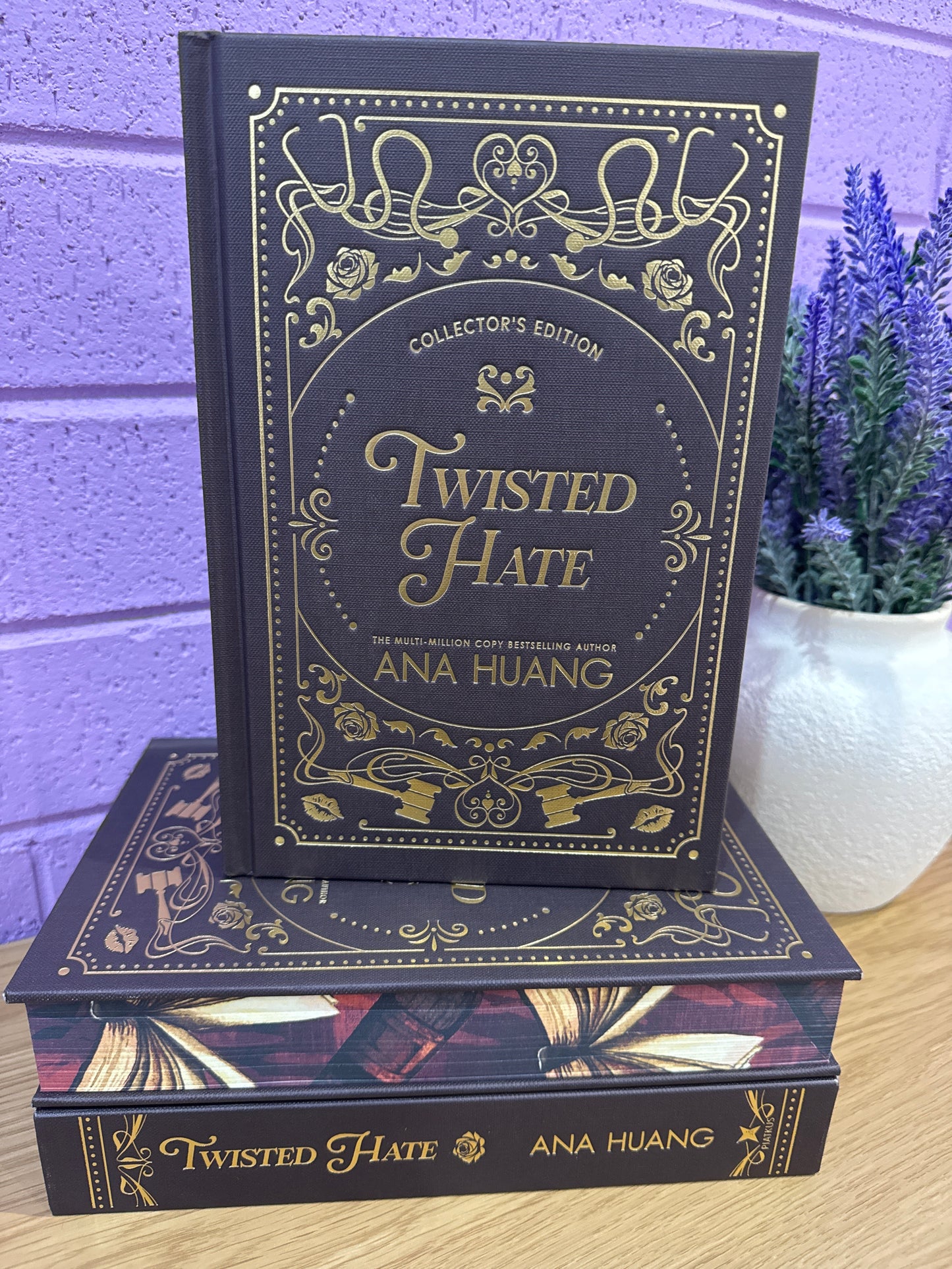 Twisted hate - Ana Huang (collectors edition)